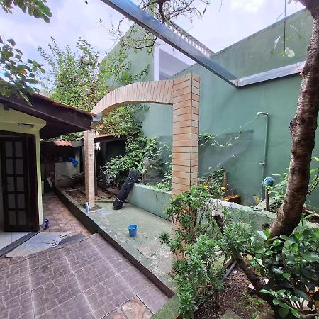 Casa Aconchegante Em Curitiba Hotell Eksteriør bilde